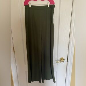 Women Forever 21 Wide Leg Pants green- Like New